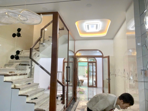 Thi Công Cửa Nhôm Tại Huyện Hóc Môn 